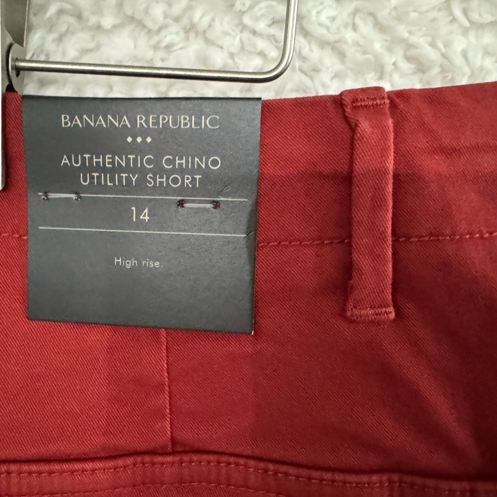 NWT Two Banana Republic Black and Red Cargo Shorts - Picture 3 of 6